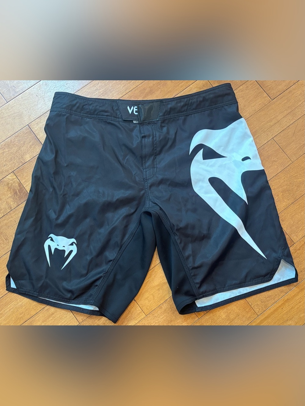 Venum Light 5.0 Fight Shorts Men’s XXL MMA Black Athletic Sparring Contrast Logo